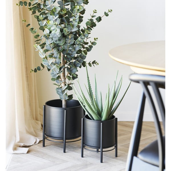 Kovinski okrasni cvetlični lonci v kompletu 2 ks Svarta – House Nordic-image-1