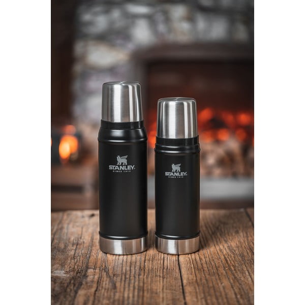 Črna termovka iz nerjavečega jekla 750 ml Legendary Classic Black – Stanley-image-1