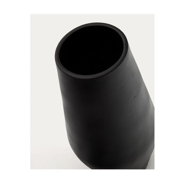 Mat črna ročno izdelana visoka vaza iz terakote (višina 61 cm) Posia – Kave Home-image-1