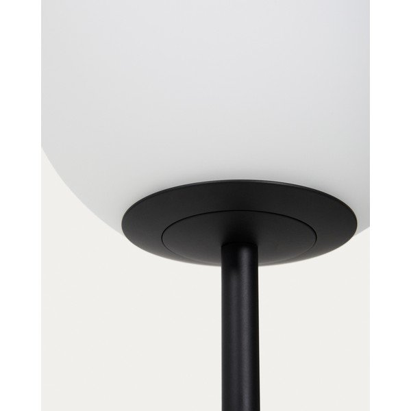 Bela/črna stoječa svetilka s steklenim senčilom (višina 155 cm) Brisia – Kave Home-image-3