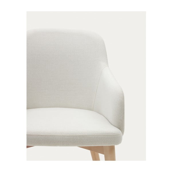 Kremno bel oblazinjen jedilni stol z nasloni za roke Nelida – Kave Home-image-1