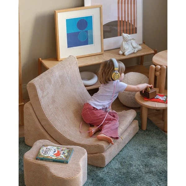 Svetlo rjav otroški fotelj iz rebrastega žameta Moon – Wigiwama-image-4