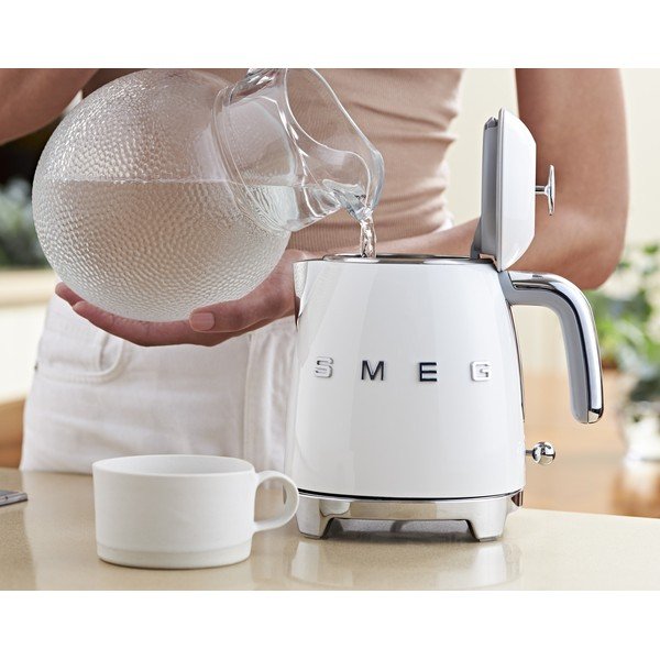 Bel grelnik vode iz nerjavečega jekla 800 ml Retro Style – SMEG-image-1