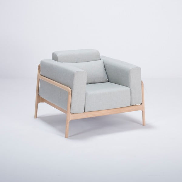 Fotelj s strukturo iz hrastovega lesa z modro-sivim tekstilnim sedežem Gazzda Fawn-image-2