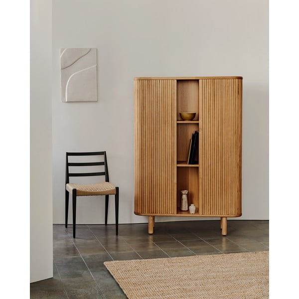 Omarica v jesenovem dekorju z drsnimi vrati v naravni barvi 110x160x40 cm Mailen – Kave Home-image-1