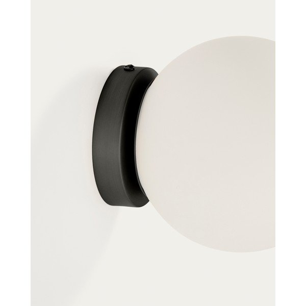Bela/črna kovinska stenska svetilka ø 15 cm Brisia – Kave Home-image-3