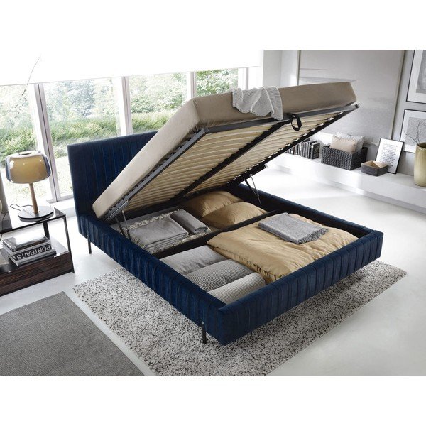 Temno modra oblazinjena zakonska postelja s prostorom za shranjevanje in z letvenim dnom 160x200 cm Plissa – ELTAP-image-2