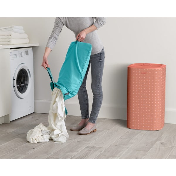 Rožnat tekstilni koš za perilo 60 l Tota Pop – Joseph Joseph-image-1