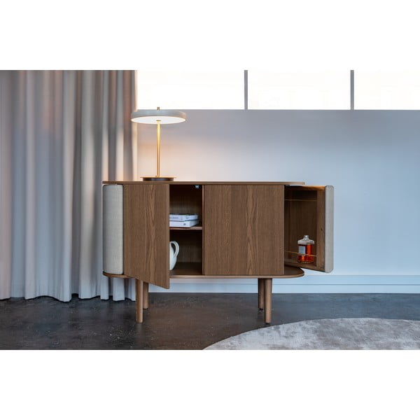 Siva/rjava nizka komoda v hrastovem dekorju 109x75 cm Treasures – UMAGE-image-1