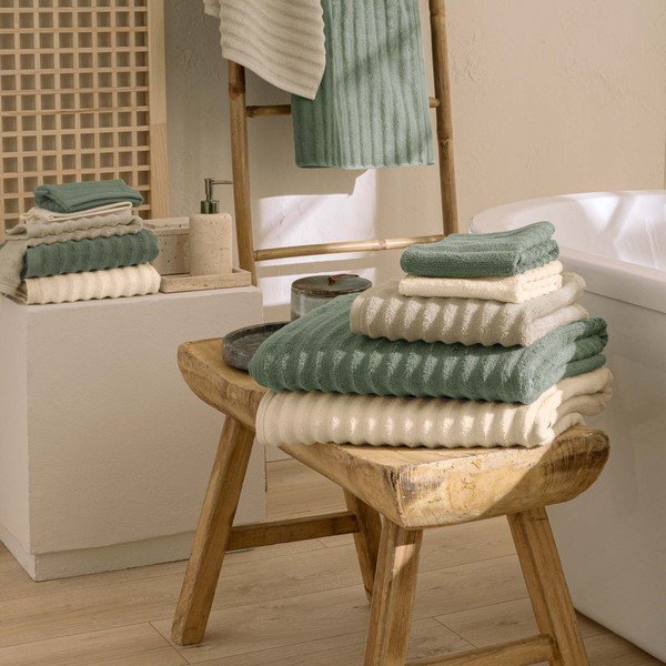 Kremno bela frotirna bombažna brisača 50x90 cm Maya – douceur d'intérieur-image-1