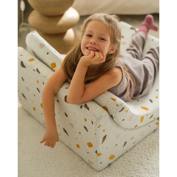 Bel otroški fotelj iz tkanine bouclé in šenilje Terrazzo Moon – Wigiwama-image-3