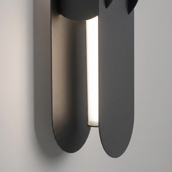 Črna kovinska LED stenska svetilka CHAIN – Thoro-image-3