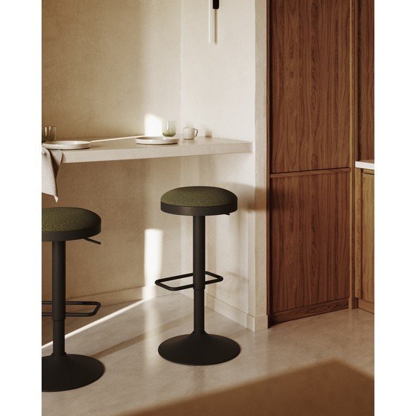 Temno zeleni oblazinjeni barski stoli v kompletu z nastavljivo višino 2 ks (višina sedeža 53,5 cm) Zaib – Kave Home-image-1