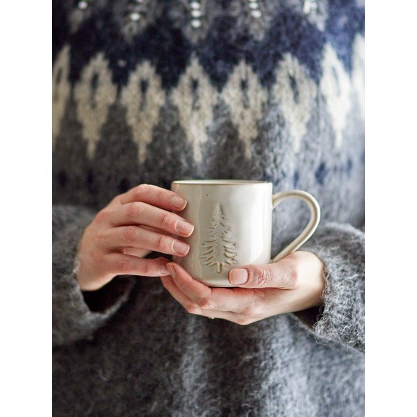 Kremno bela skodelica z božičnim motivom iz kamenine 300 ml Winter – Bloomingville-image-1