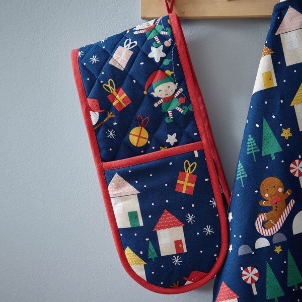 Dvojna kuhinjska rokavica z božičnim motivom Santa's Christmas Wonderland – Catherine Lansfield-image-1