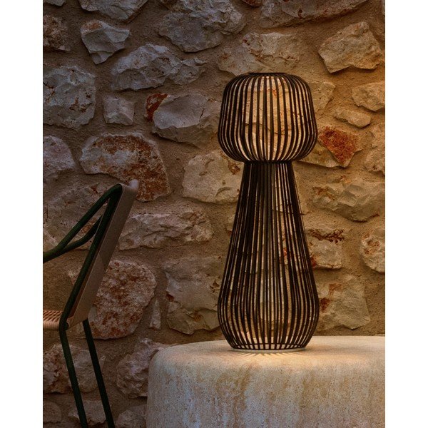 LED namizna zatemnitvena zunanja svetilka s solarnim panelom (višina 70 cm) Reiba – Kave Home-image-1