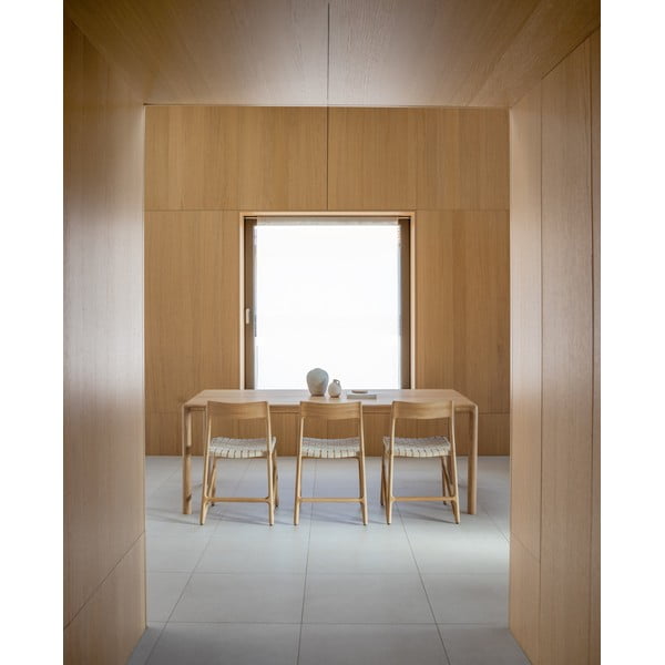 Jedilni stol iz masivnega hrastovega lesa z belim sedežem Gazzda Fawn-image-4