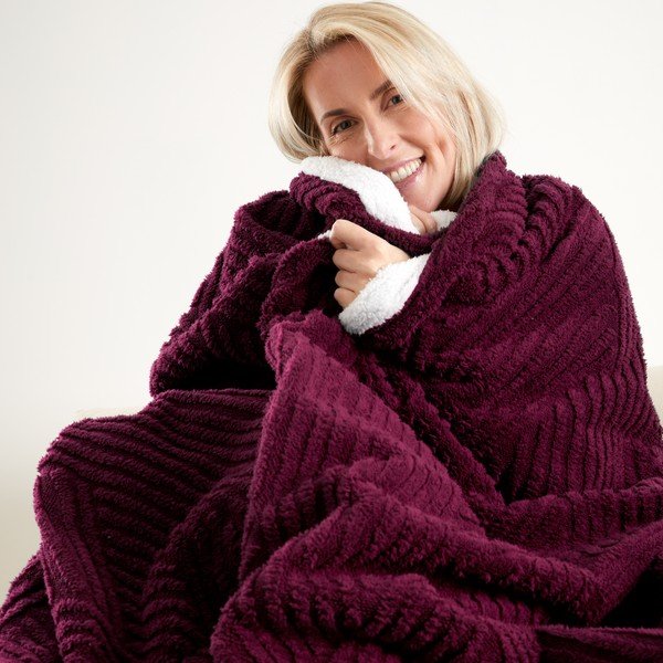 Temno vijolično pregrinjalo 230x220 cm Heat Buddy Super Thermal – Catherine Lansfield-image-2