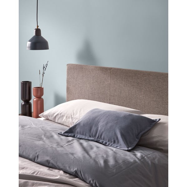 Siva oblazinjena zakonska postelja s prostorom za shranjevanje z letvenim dnom 180x200 cm Nahiri – Kave Home-image-2