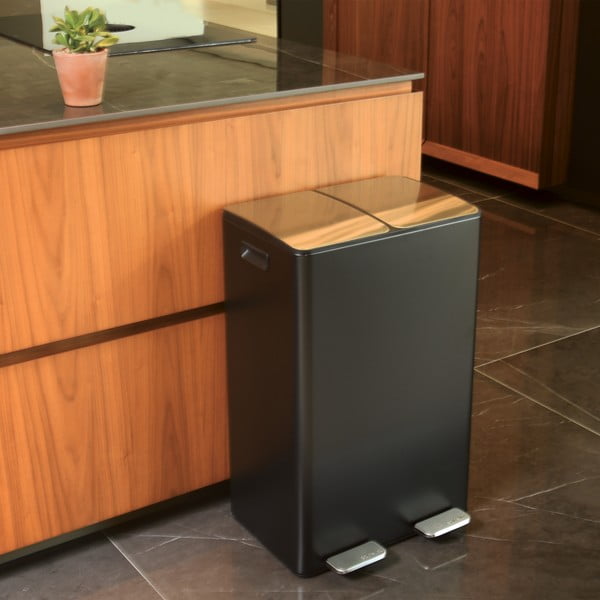 Mat črn jeklen koš za smeti za ločevanje odpadkov s pedalom 2x30 l Aliya – Spirella-image-3