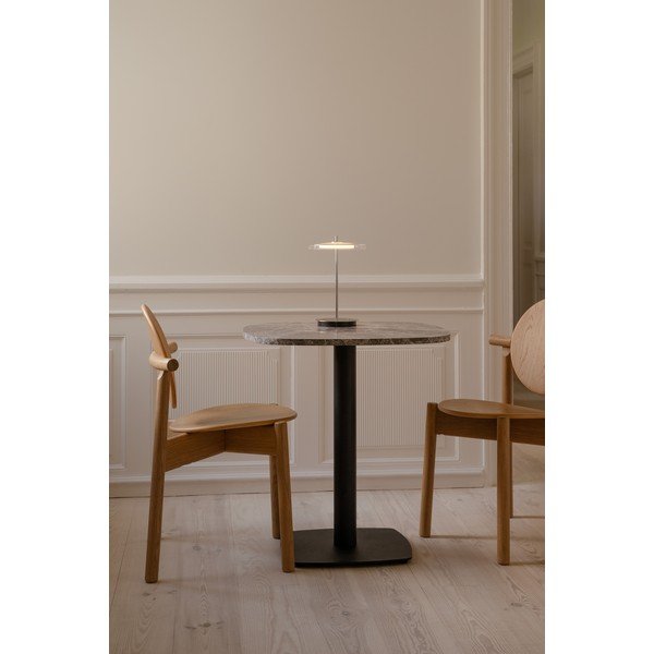 Jeklena LED namizna svetilka z USB priključkom v srebrni barvi s steklenim senčilom (višina 31 cm) Asteria Move – UMAGE-image-2