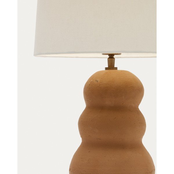 Lončena namizna svetilka v naravni barvi s tekstilnim senčilom (višina 55 cm) Madsen – Kave Home-image-3