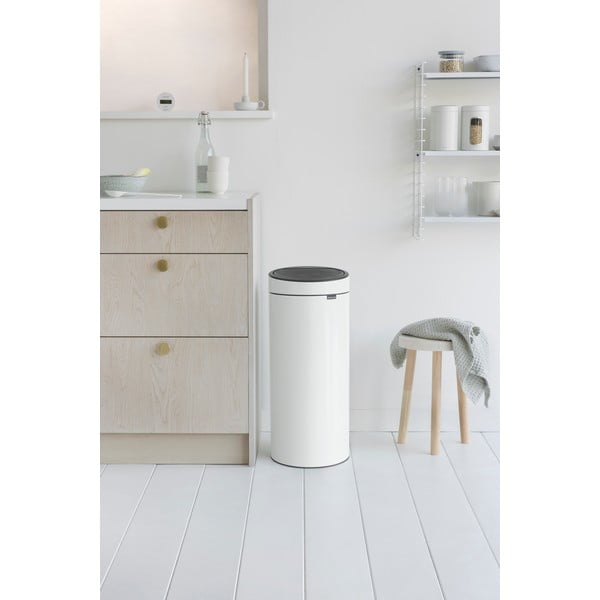 Bel jeklen koš za smeti na dotik 30 l Touch Bin – Brabantia-image-1