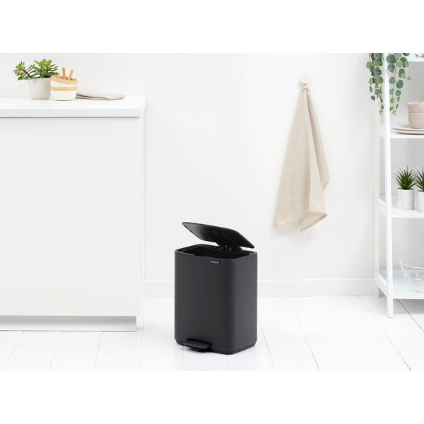 Temno siv jeklen koš za smeti s pedalom 12 l Bo – Brabantia-image-1