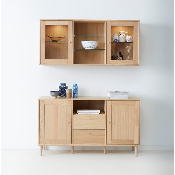 Komplet stenske vitrine z osvetlitvijo in komode iz hrastovega lesa 133x136 cm Mistral - Hammel Furniture-image-1
