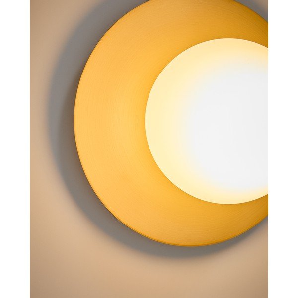 Bela/v zlati barvi stenska svetilka ø 25 cm Brisia – Kave Home-image-2