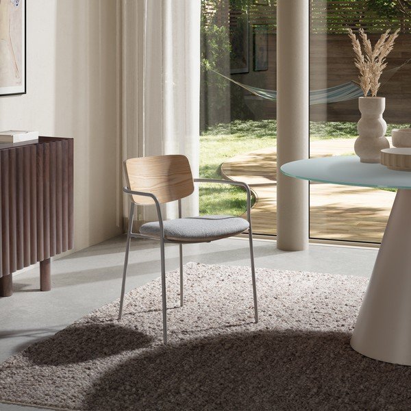 Svetlo sivi/v naravni barvi oblazinjeni jedilni stoli v kompletu z nasloni za roke Nour – MOME-image-1