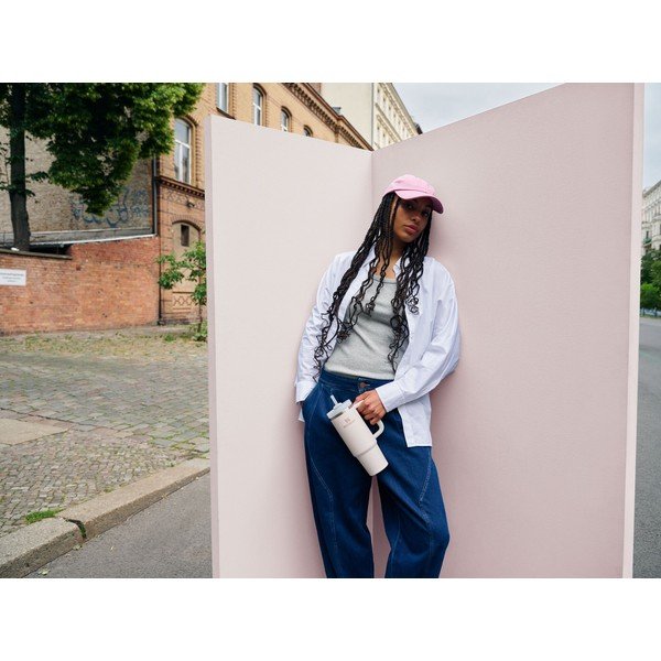 Kremno bela termovka s slamico iz nerjavečega jekla 890 ml Quencher H2.O FlowState™ Tumbler Cream 2.0 – Stanley-image-1