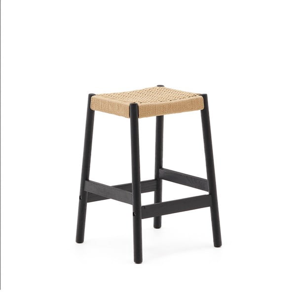 Barski stoli iz masivnega hrasta v črni in naravni barvi v kompletu 2 ks (višina sedeža 66 cm) Yalia – Kave Home
