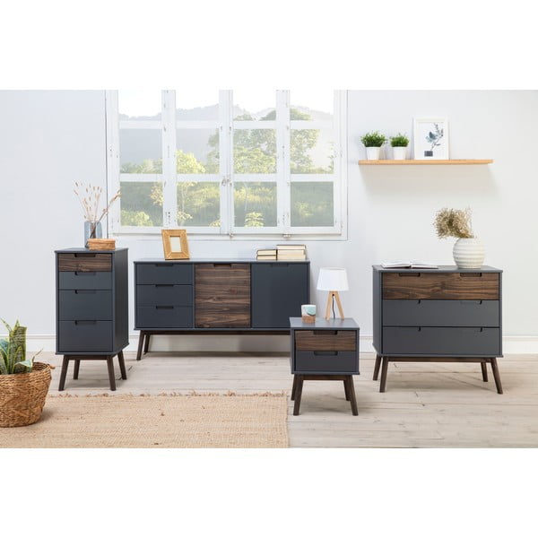 Antracitno siva/temno rjava nizka komoda iz masivnega bora 140x80 cm Nussa – Marckeric-image-1