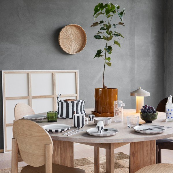 Ročno poslikan okrasni cvetlični lonec iz kamenine ø 21,5 cm Nami – OYOY Living Design-image-1