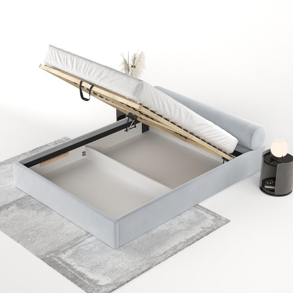 Svetlo siva oblazinjena zakonska postelja s prostorom za shranjevanje z letvenim dnom 200x200 cm Solvo – Maison de Rêve-image-4