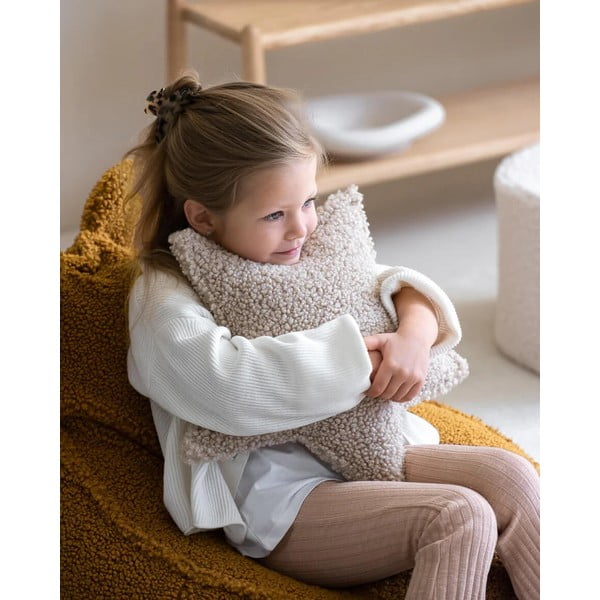 Svetlo rjava otroška blazina bouclé Star – Wigiwama-image-1