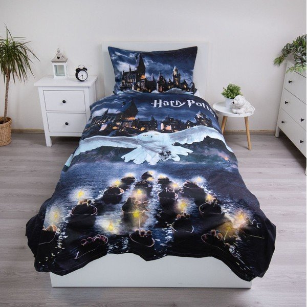 Temno modra/siva enojna otroška posteljnina iz mikrovlaken 140x200 cm Harry Potter "Hogwarts Night" – Jerry Fabrics-image-1