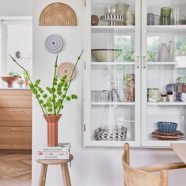 Barsko stol iz masivnega hrasta v svetli naravni barvi (višina sedeža 65 cm) Moto – OYOY Living Design-image-2