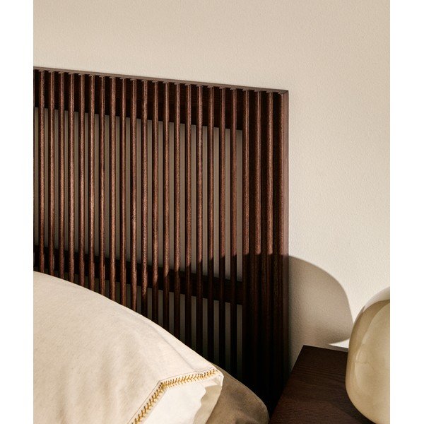 Vzglavje iz masivnega jesena v temni naravni barvi 105x70 cm Beyla – Kave Home-image-2
