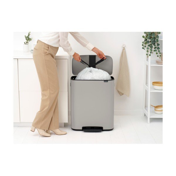 Svetlo siv jeklen koš za smeti s pedalom 60 l Bo – Brabantia-image-3
