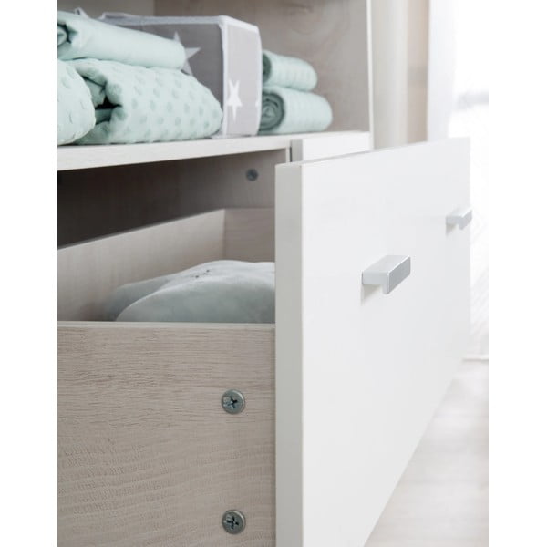 Bela nizka otroška komoda v hrastovem dekorju s previjalnim pultom 117x98 cm Julia – Roba-image-3