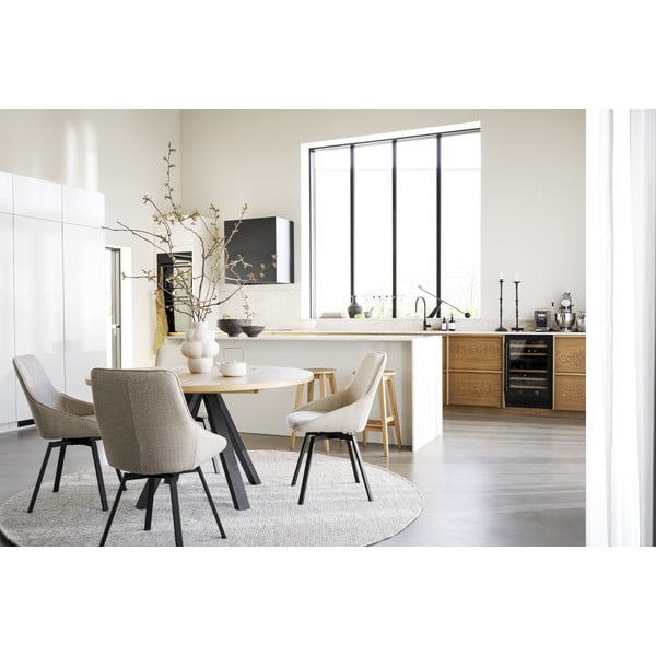 Okrogla raztegljiva jedilna miza v hrastovem dekorju ø 135 cm Maddock – Rowico-image-2