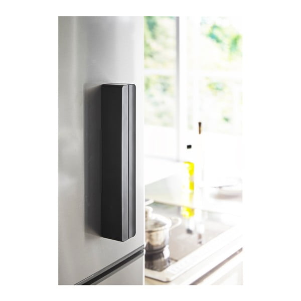 Črno magnetno držalo za kuhinjsko folijo YAMAZAKI Tower-image-1