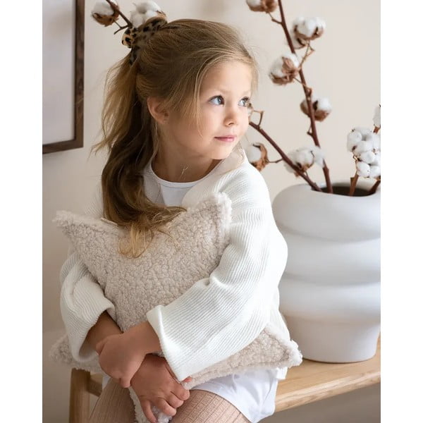 Kremno bela otroška blazina bouclé Star – Wigiwama-image-2