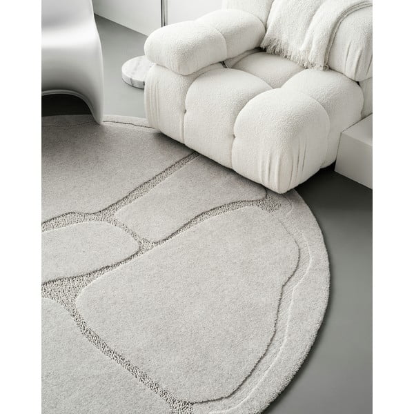 Svetlo siva volnena okrogla preproga ø 133 cm Morphic Organica – Agnella-image-3