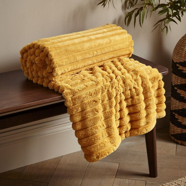Odeja iz mikropliša 130x170 cm Cosy Ribbed – Catherine Lansfield-image-1