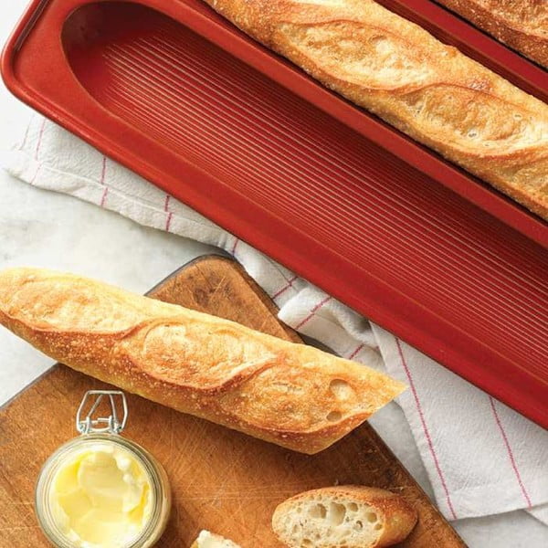 Rdeč pekač za bagete Emile Henry-image-1