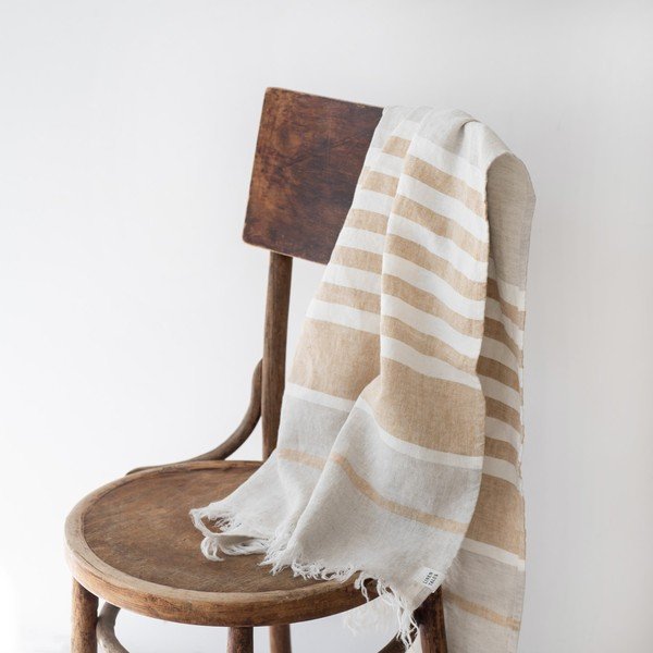 Bež lanena brisača za na plažo 85x140 cm Allure Stripe – Linen Tales