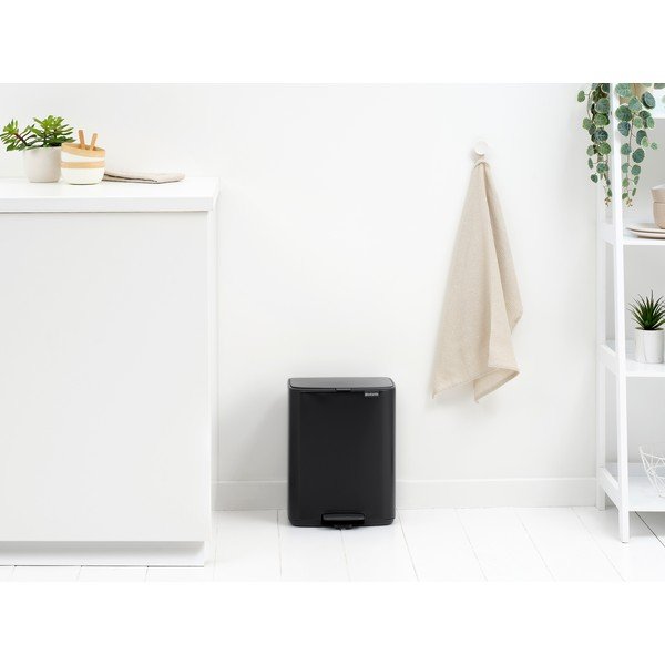 Mat črn jeklen koš za smeti s pedalom 12 l Bo – Brabantia-image-1